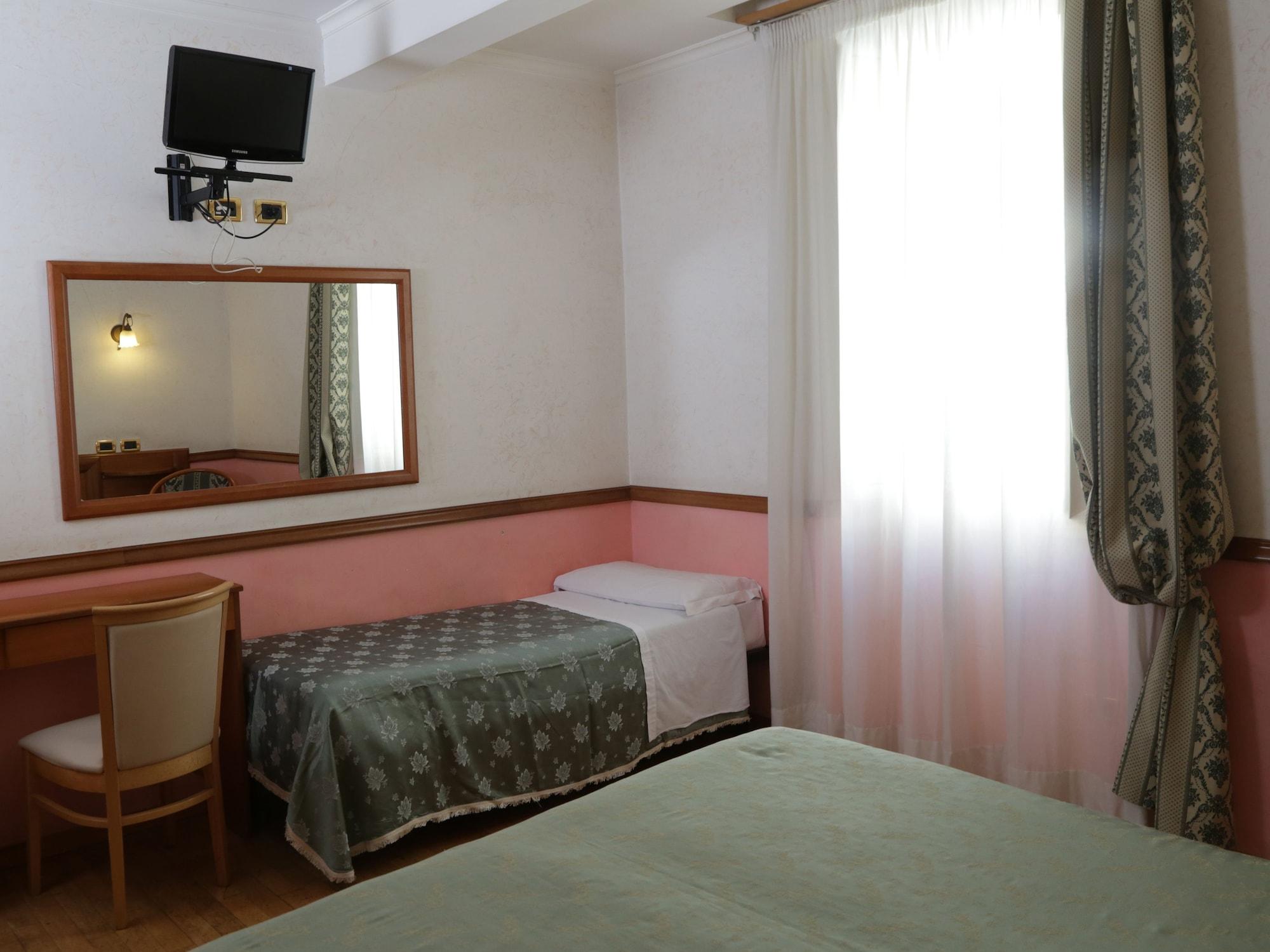 Santa Prassede Hotel 2*