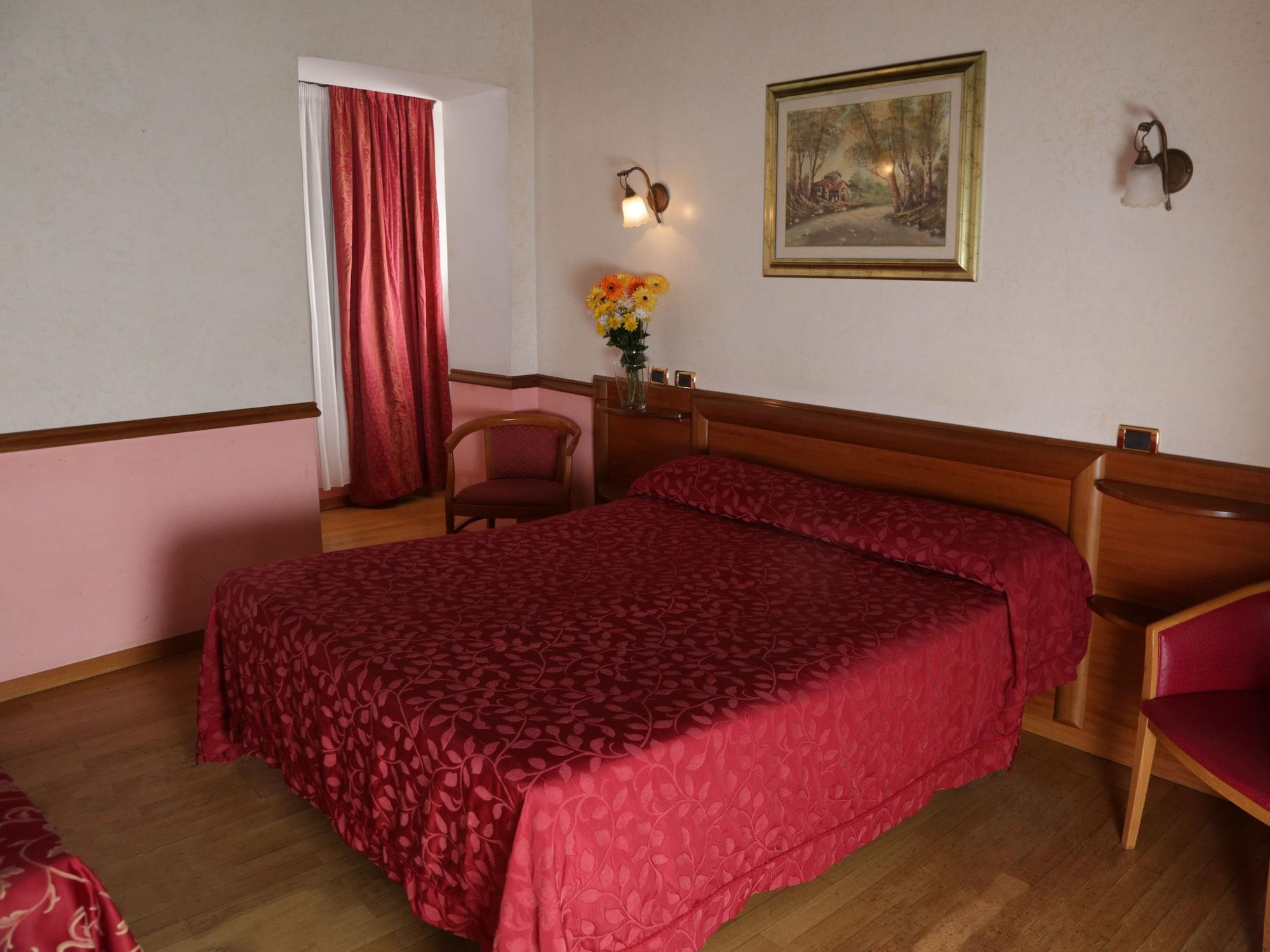 Hotel Santa Prassede 2*