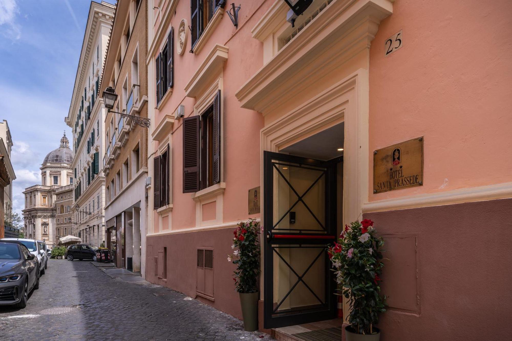 Santa Prassede Hotel 2*